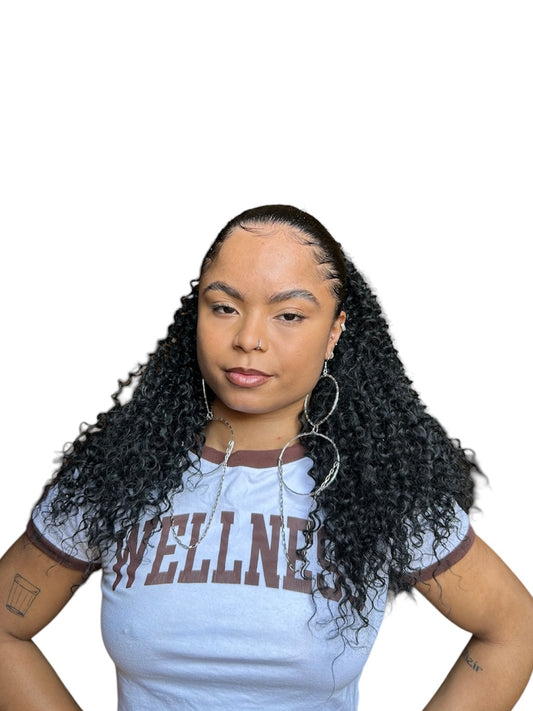 Modelo França - Rabo de cavalo Cacheado