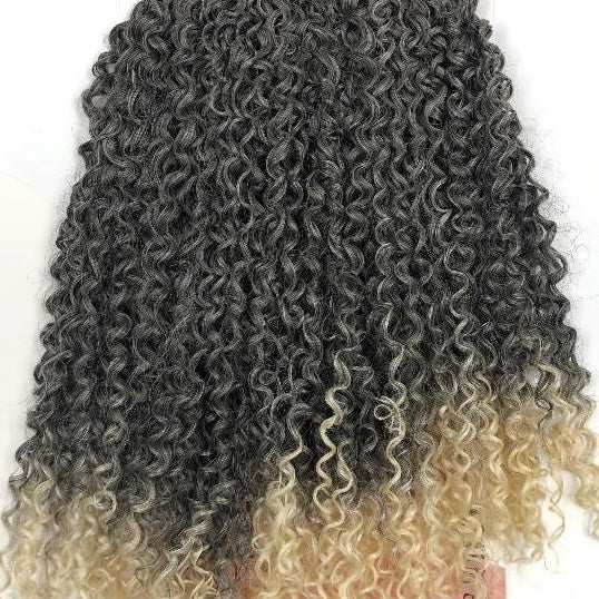 Modelo França - Rabo de cavalo Cacheado